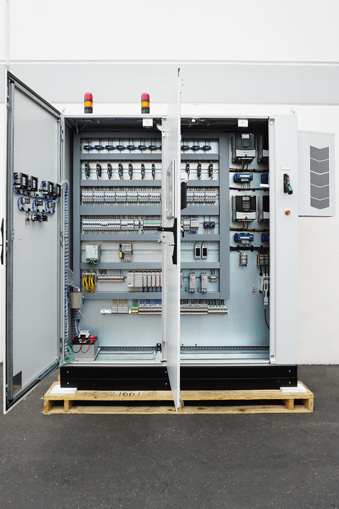 Industrial control panel with comprehensive automation